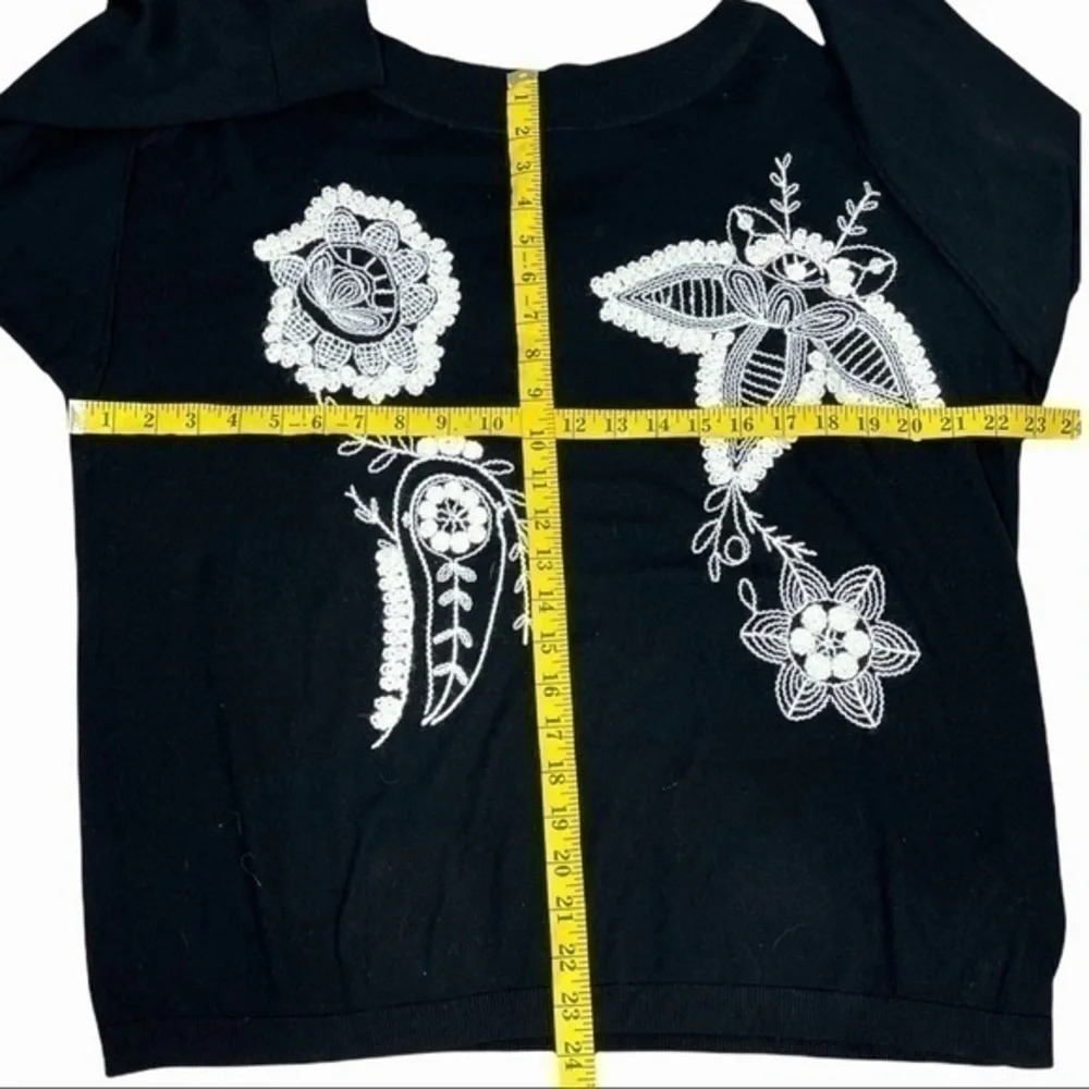 Chaps Ralph Lauren black and white sweater with paisley floral embroidery Large - Picture 7 of 11